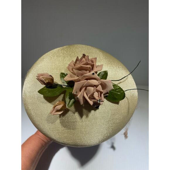 Vintage Carlot Juliet Fascinator Gold Cream Straw Hat with Pink Roses Mesh Veil - Picture 4 of 8